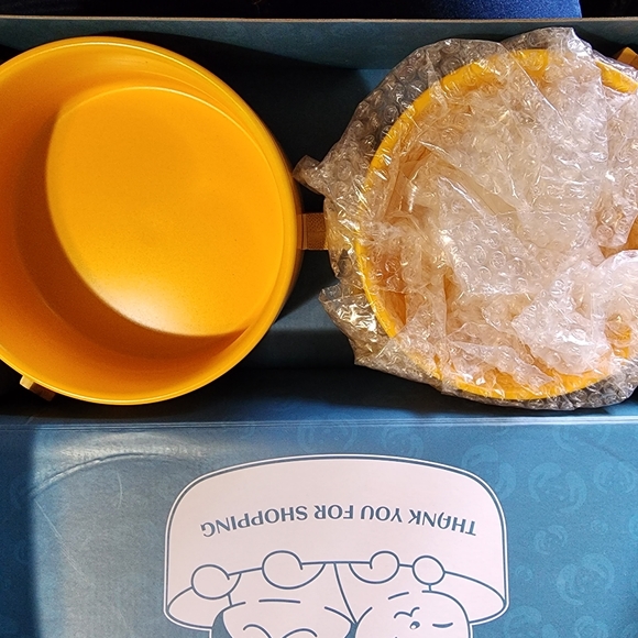 Cat/dog feeders - Picture 1 of 4